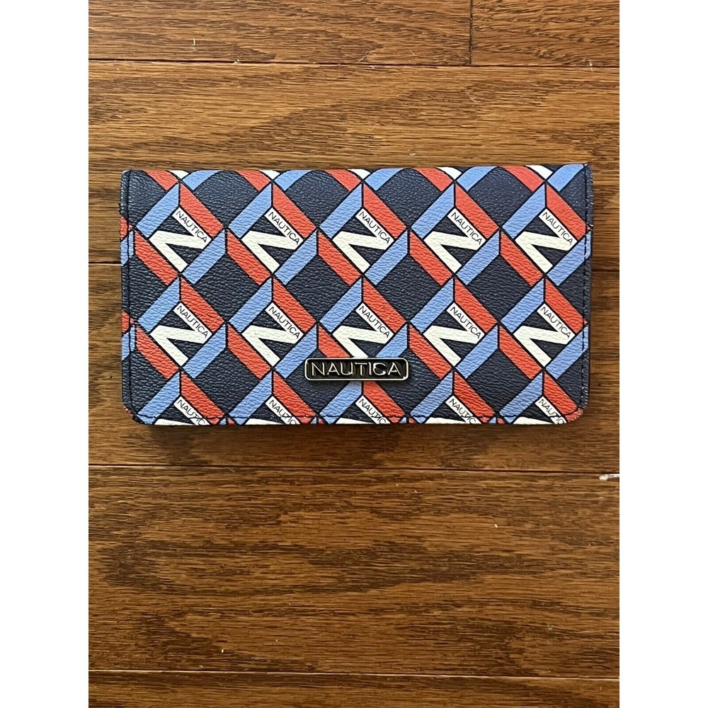 Nautica Women's Bifold Wallet Red White Blue Snap Closure Excellent‎ Condition!